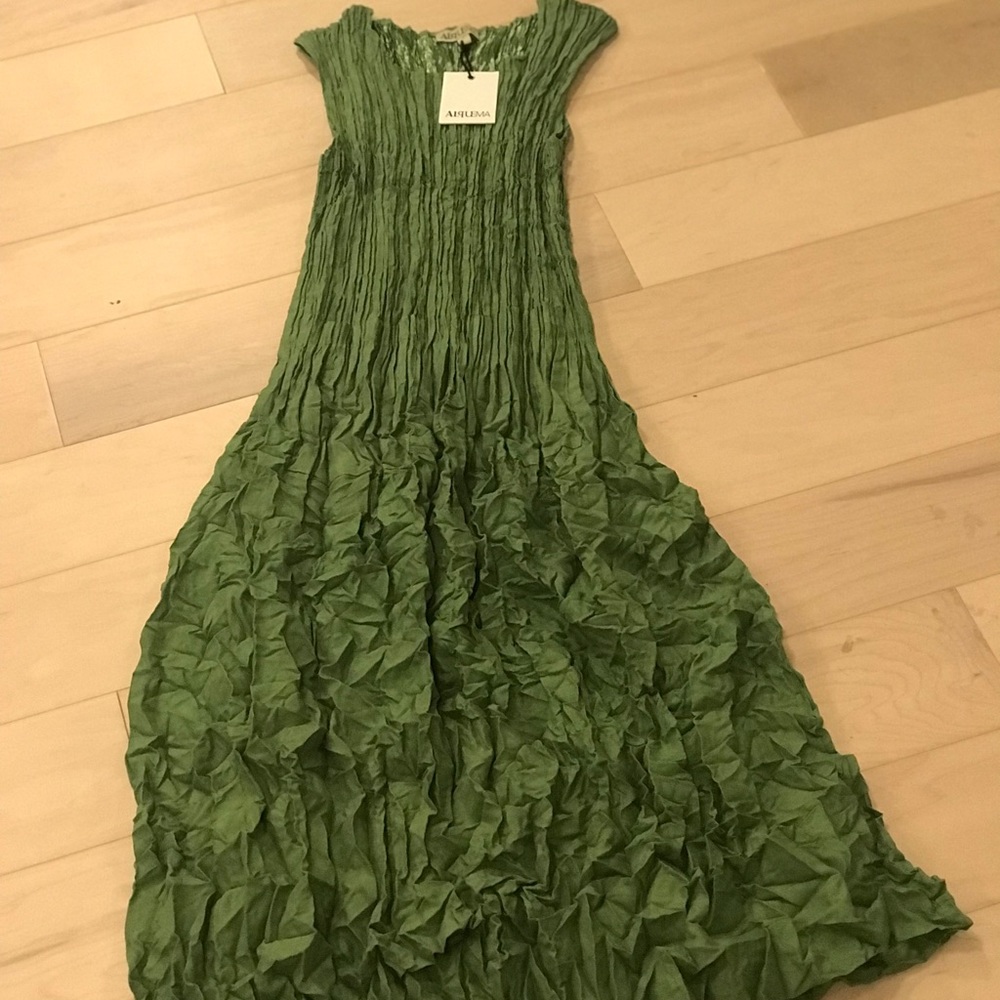 Handmade Alquema dress - green with pockets